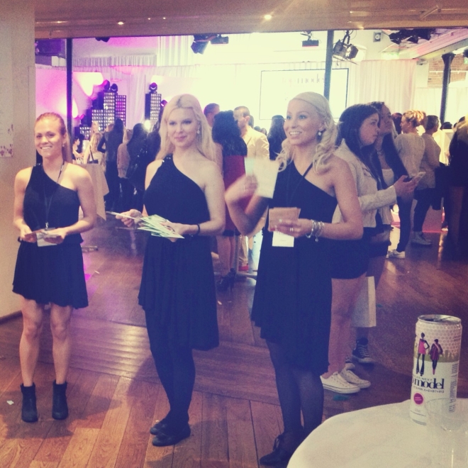 Renommé Event värdar och värdinnor, hosts and hostesses, event staff, eventpersonal jobb