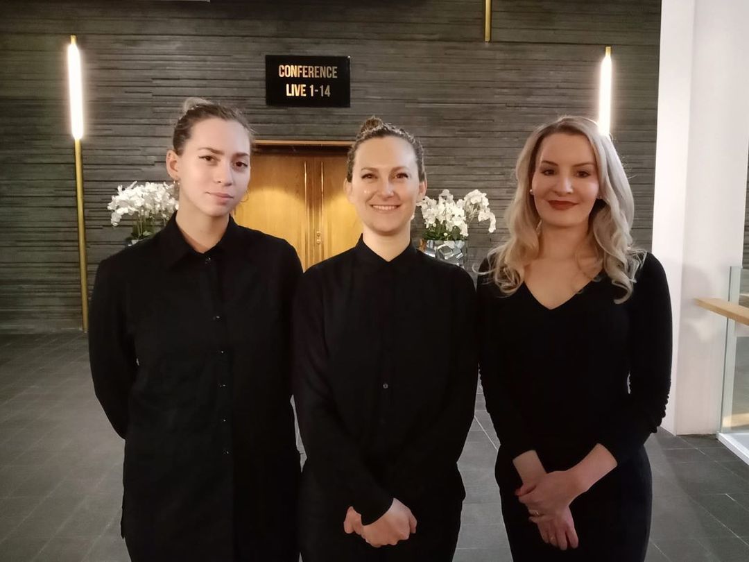 Professional staff available for hire, conference events, corporate events, waitstaff, serveringspersonal